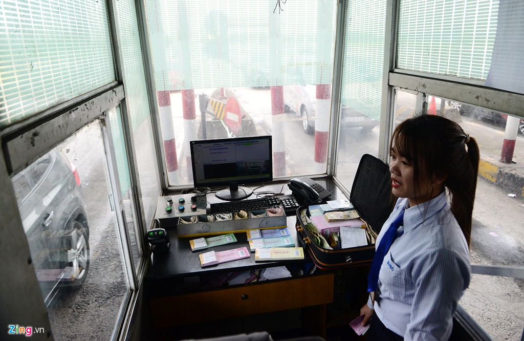 Trạm thu phí xả cửa vì người dân ùn ùn đi nghỉ lễ ảnh 13