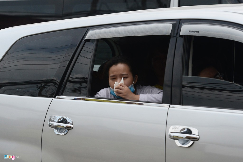 Trạm thu phí xả cửa vì người dân ùn ùn đi nghỉ lễ ảnh 4