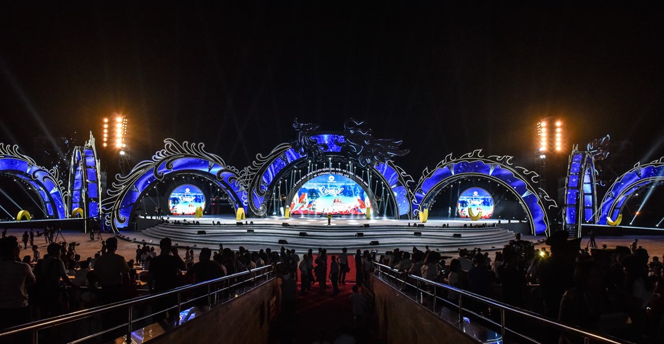 Đêm hội Carnaval Hạ Long tràn ngập màu sắc ảnh 7