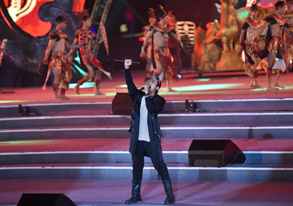 Đêm hội Carnaval Hạ Long tràn ngập màu sắc ảnh 8