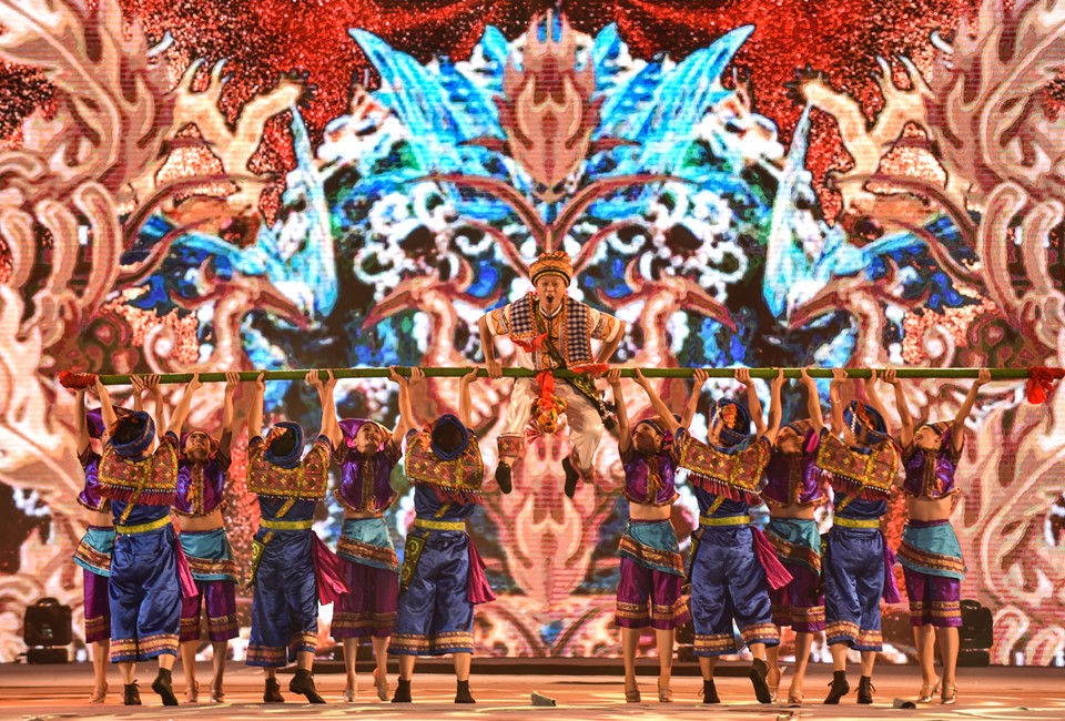 Đêm hội Carnaval Hạ Long tràn ngập màu sắc ảnh 9