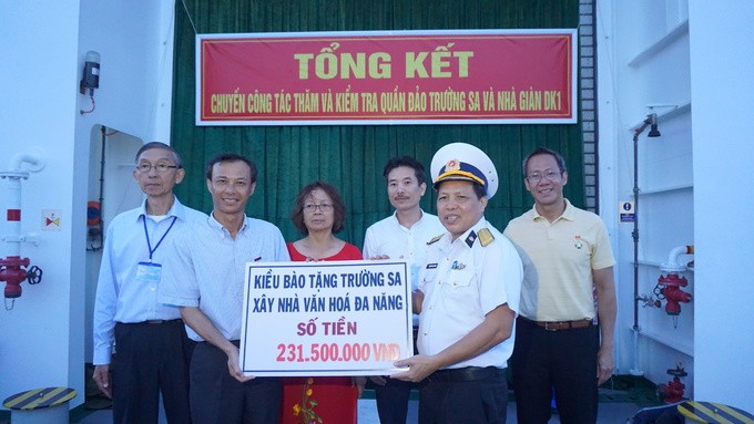 Kiều bào khắp thế giới vượt 1.000 hải lý thăm Trường Sa ảnh 13