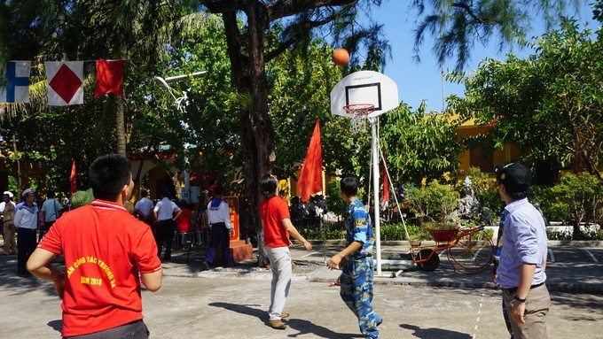 Kiều bào khắp thế giới vượt 1.000 hải lý thăm Trường Sa ảnh 5