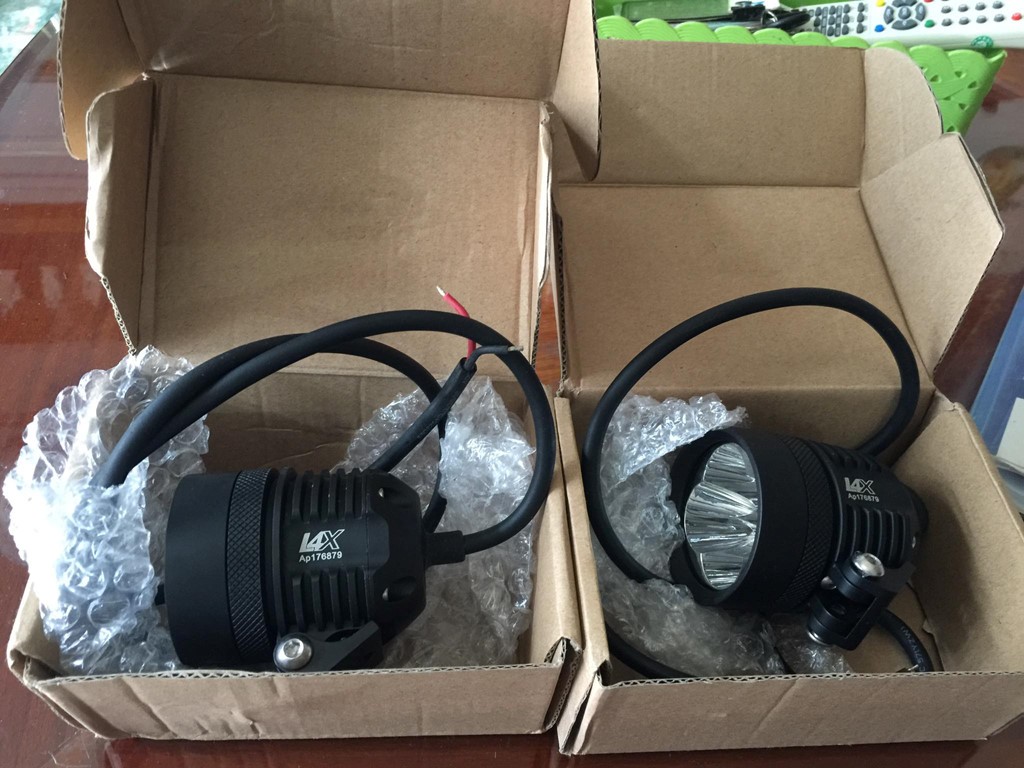 Mối nguy hại khi thay đèn siêu sáng cho xe máy, môtô ở Việt Nam ảnh 1