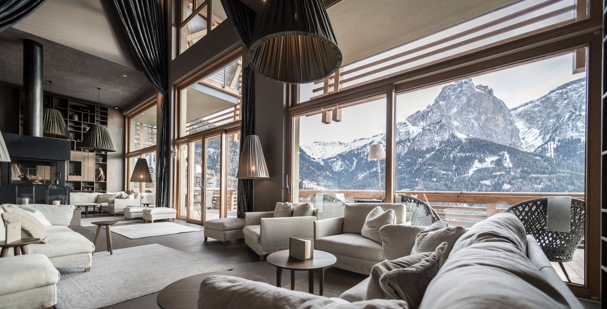 Khách sạn Valentin: Sân khấu giữa núi đồi ảnh 9