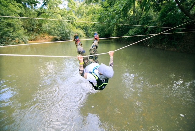 Chèo thuyền vượt sông, chạy đua xuyên hang động Tú Làn ảnh 18