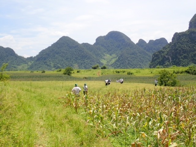 Chèo thuyền vượt sông, chạy đua xuyên hang động Tú Làn ảnh 36
