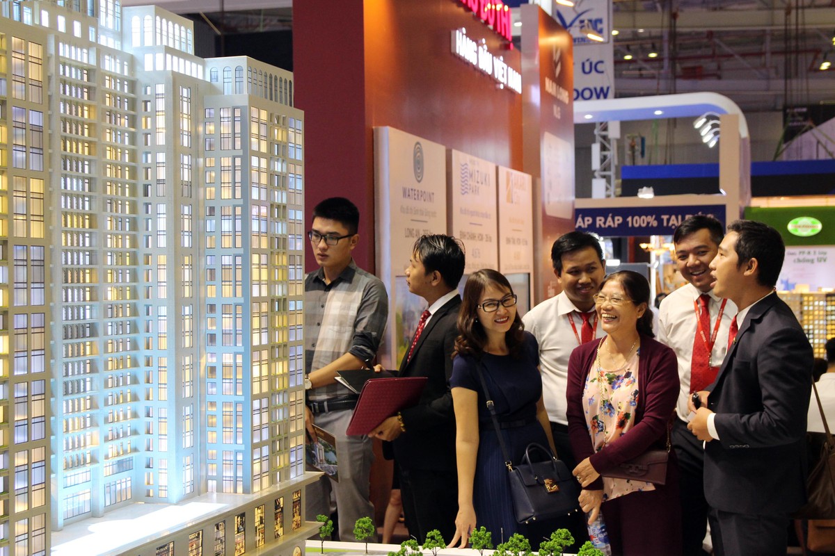 Vietbuild 2018 lần 2 tại TP.HCM: Hút khách ngay ngày đầu khai mạc ảnh 11