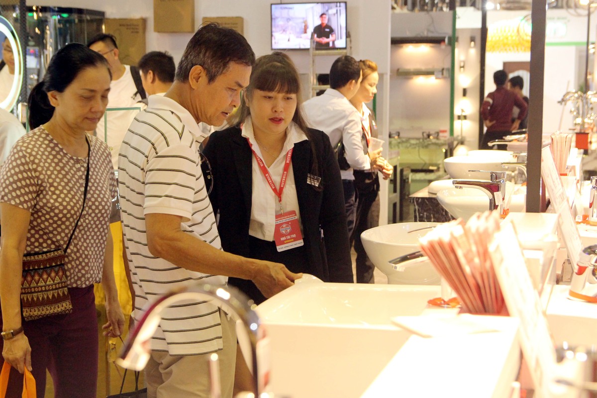 Vietbuild 2018 lần 2 tại TP.HCM: Hút khách ngay ngày đầu khai mạc ảnh 4