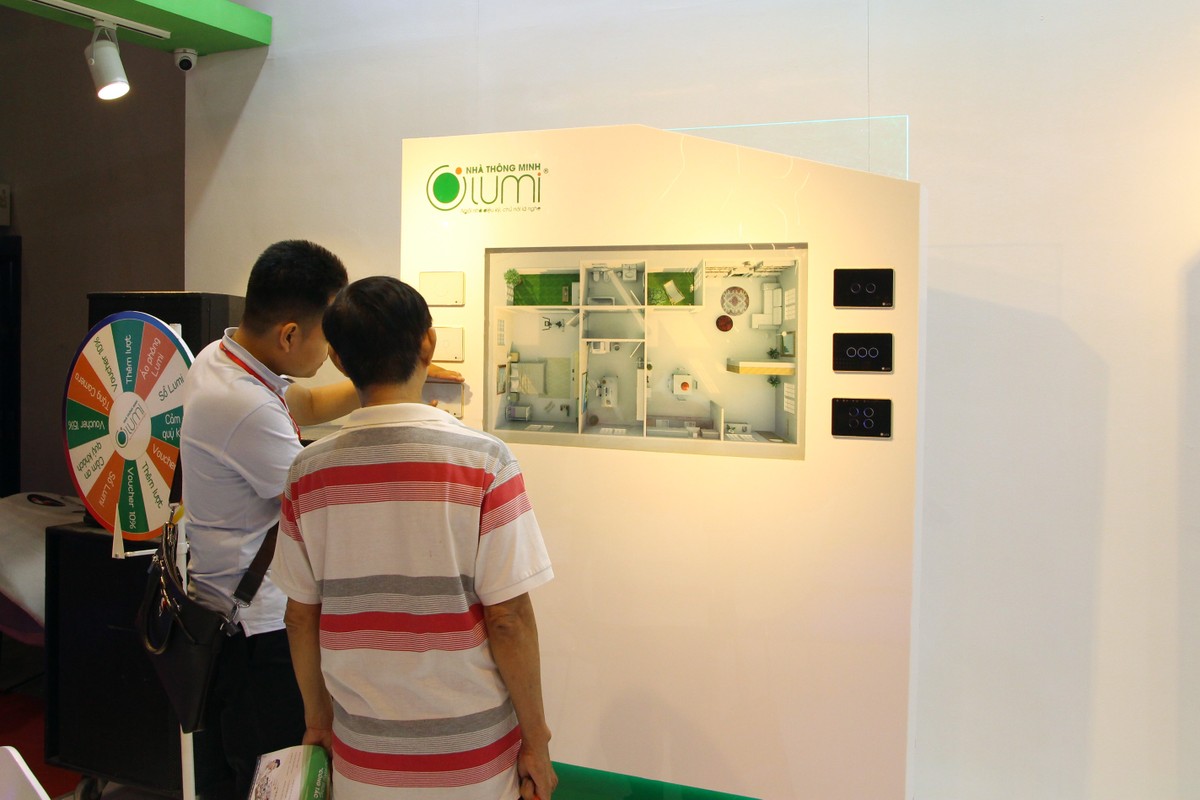 Vietbuild 2018 lần 2 tại TP.HCM: Hút khách ngay ngày đầu khai mạc ảnh 6