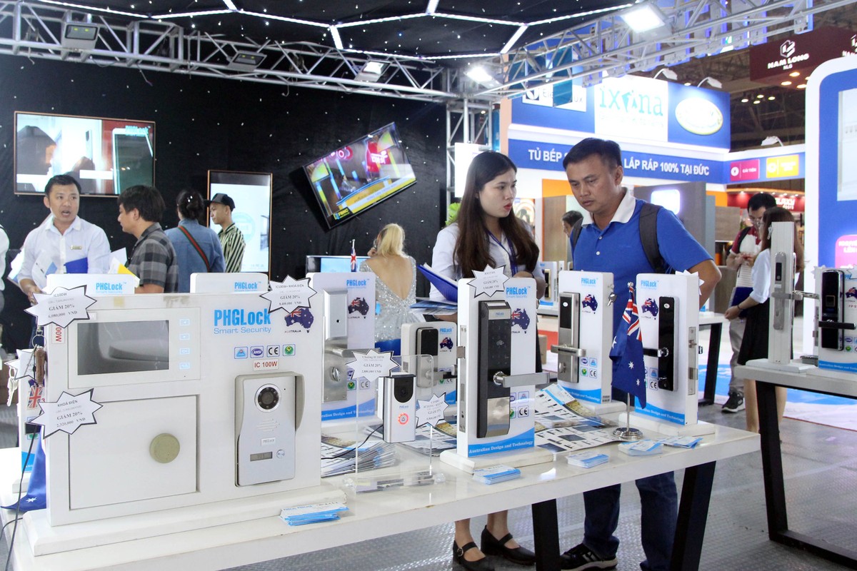 Vietbuild 2018 lần 2 tại TP.HCM: Hút khách ngay ngày đầu khai mạc ảnh 8