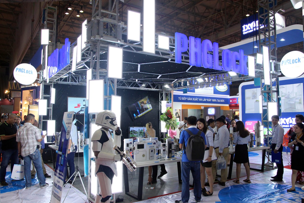 Vietbuild 2018 lần 2 tại TP.HCM: Hút khách ngay ngày đầu khai mạc ảnh 9