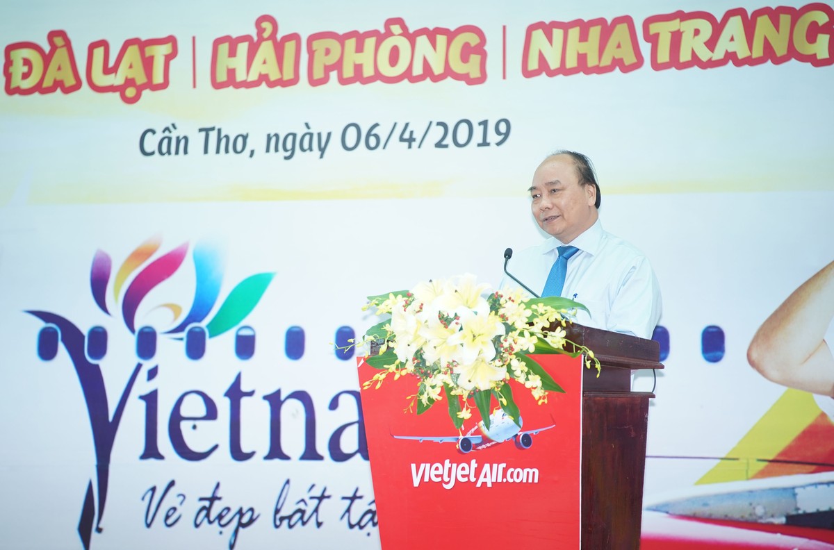 Thủ tướng Chính phủ Nguyễn Xuân Phúc chứng kiến Vietjet khai trương 05 đường bay mới đi, đến Cảng Hàng không Quốc tế Cần Thơ ảnh 1