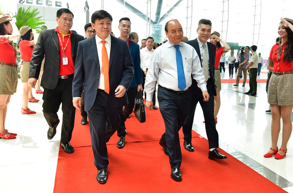 Thủ tướng Chính phủ Nguyễn Xuân Phúc chứng kiến Vietjet khai trương 05 đường bay mới đi, đến Cảng Hàng không Quốc tế Cần Thơ ảnh 4