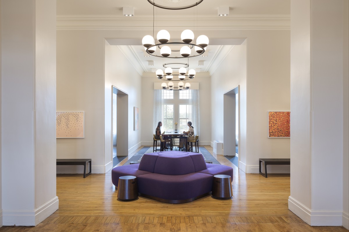 Hotel Henry: Hồi sinh lộng lẫy ảnh 6