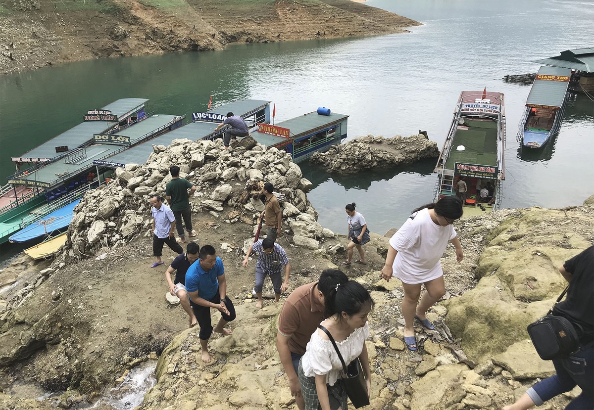 Na Hang thức giấc ảnh 1