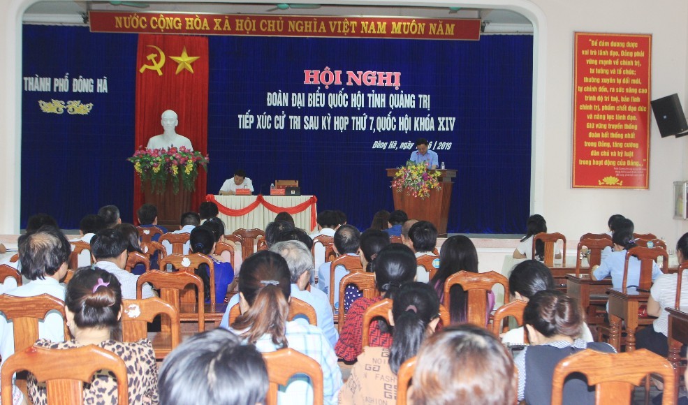 Bộ trưởng Nguyễn Chí Dũng tiếp xúc cử tri tại Quảng Trị sau kỳ họp thứ 7, Quốc Hội khóa XIV ảnh 2