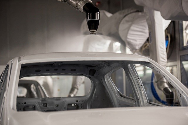 Khám phá xưởng sơn “xanh - sạch - sang - xịn - mịn” nhà máy VinFast ảnh 2