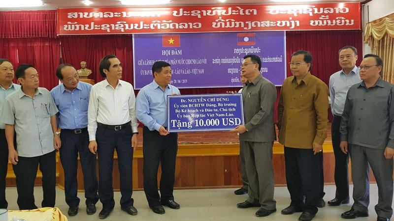 Bộ trưởng Nguyễn Chí Dũng cam kết hỗ trợ và đồng hành với tỉnh Hủa Phăn (Lào) ảnh 4