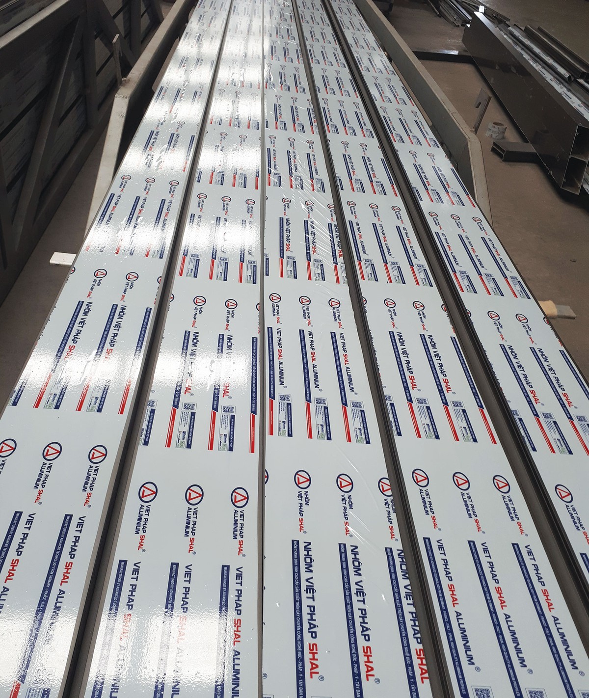 Nhôm Việt Pháp: Cuộc chiến thương hiệu bắt đầu ảnh 1