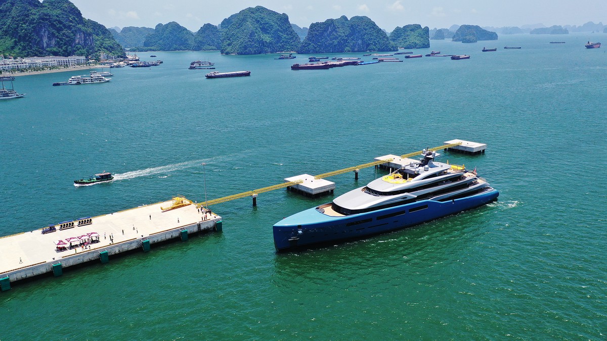 Du lịch mua sắm: “Mảnh đất” màu mỡ của Hạ Long ảnh 1