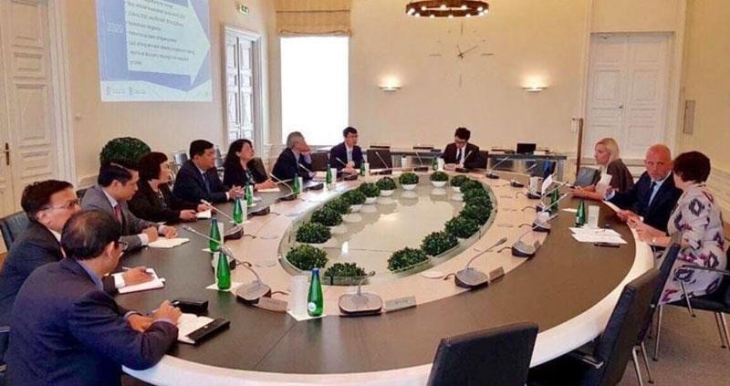 Khảo sát, học tập kinh nghiệm quốc tế để xây dựng chiến lược phát triển kinh tế ảnh 3