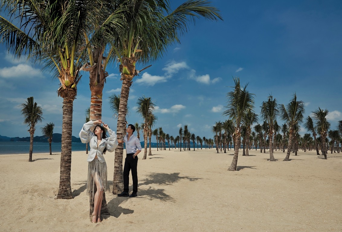 Á hậu Tú Anh tô điểm thêm vẻ lộng lẫy của Shophouse Europe ảnh 6