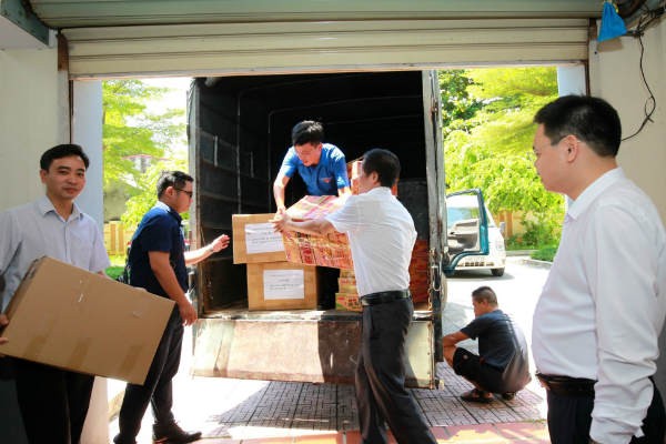 Công đoàn Bộ Kế hoạch và Đầu tư quyên góp ủng hộ đồng bào Thanh Hóa chịu thiệt hại do bão số 3 ảnh 1