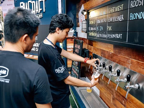 Kinh doanh bia tươi trên xe tải ảnh 1