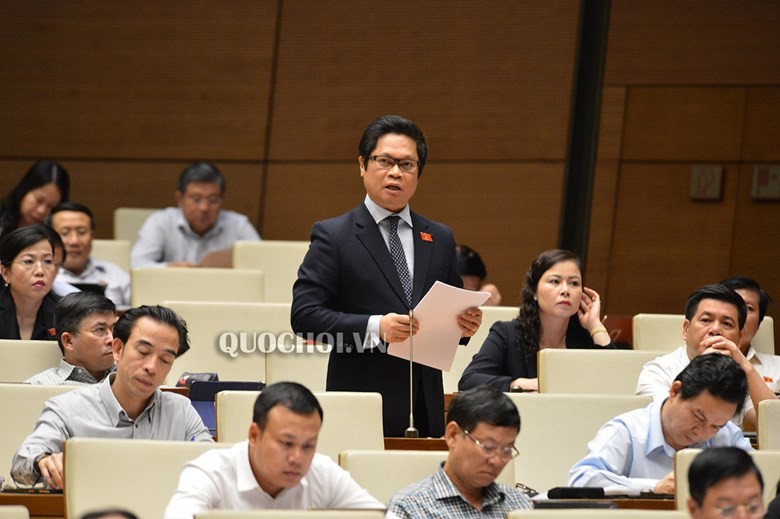 Đại biểu Quyết Tâm bật khóc tranh luận về giờ làm thêm của người lao động ảnh 1