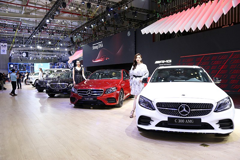 Vietnam Motor Show 2019: Mẫu đẹp - xế sang, gian hàng của Mercedes-Benz hút khách ảnh 1