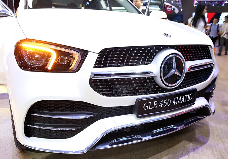 Vietnam Motor Show 2019: Mẫu đẹp - xế sang, gian hàng của Mercedes-Benz hút khách ảnh 5