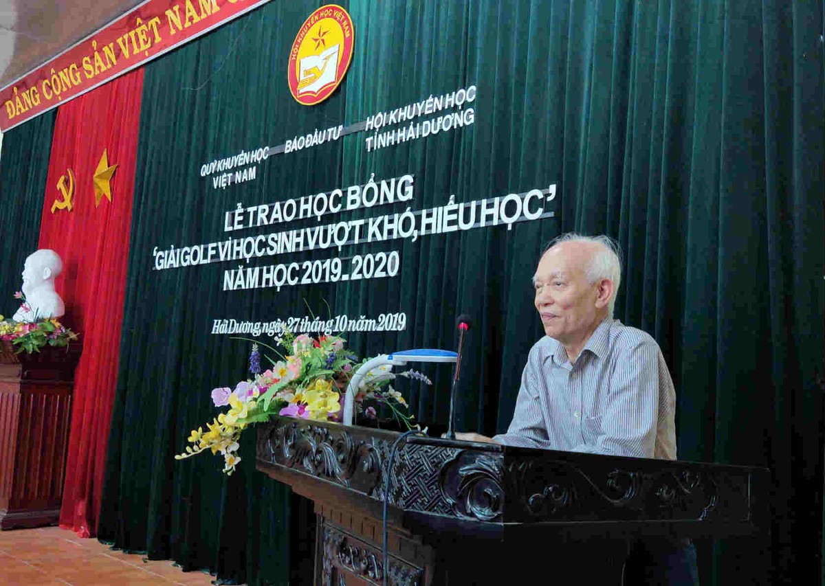 Báo Đầu tư trao 65 suất học bổng tại tỉnh Hải Dương ảnh 1