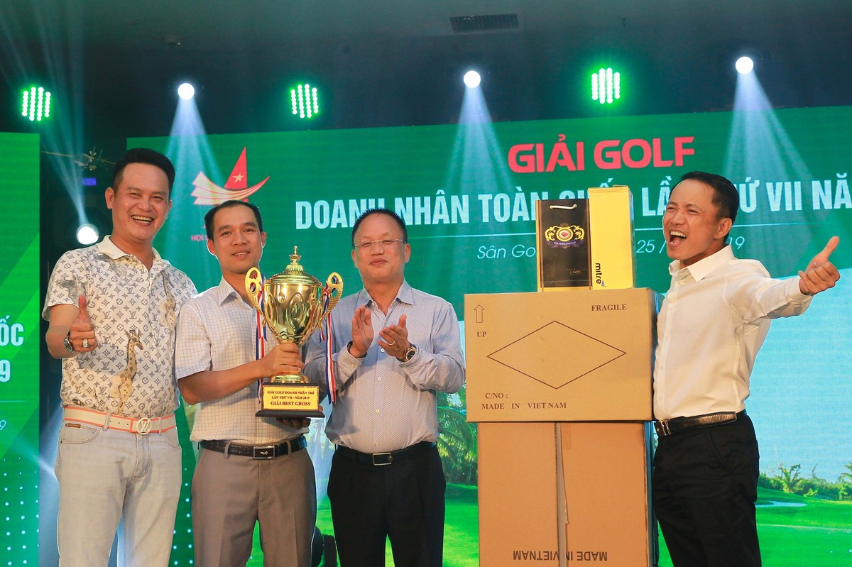 Những khoảnh khắc đẹp tại giải Golf Doanh nhân trẻ toàn quốc năm 2019 ảnh 12