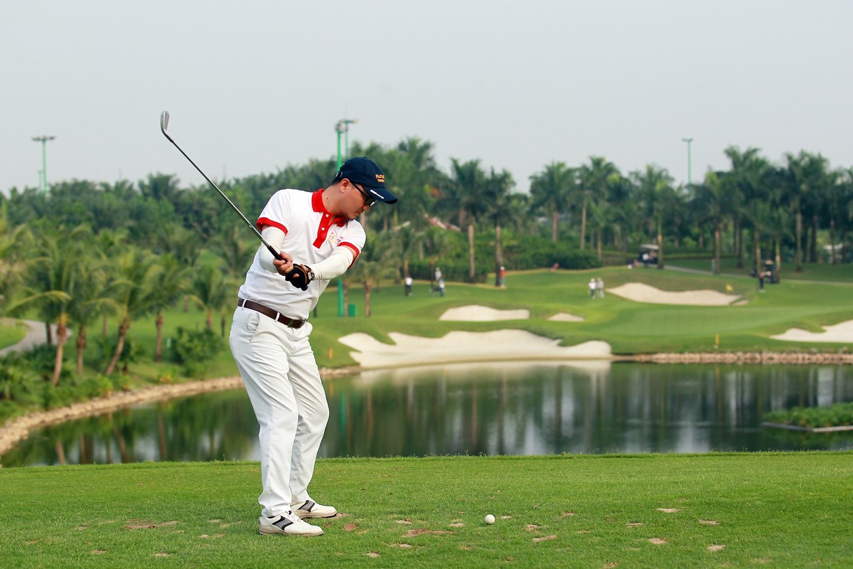 Những khoảnh khắc đẹp tại giải Golf Doanh nhân trẻ toàn quốc năm 2019 ảnh 27
