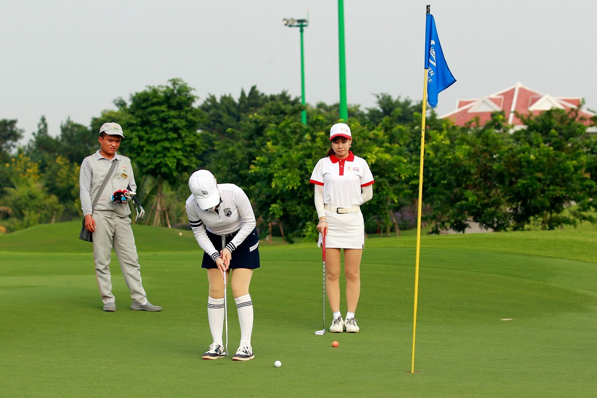 Những khoảnh khắc đẹp tại giải Golf Doanh nhân trẻ toàn quốc năm 2019 ảnh 33