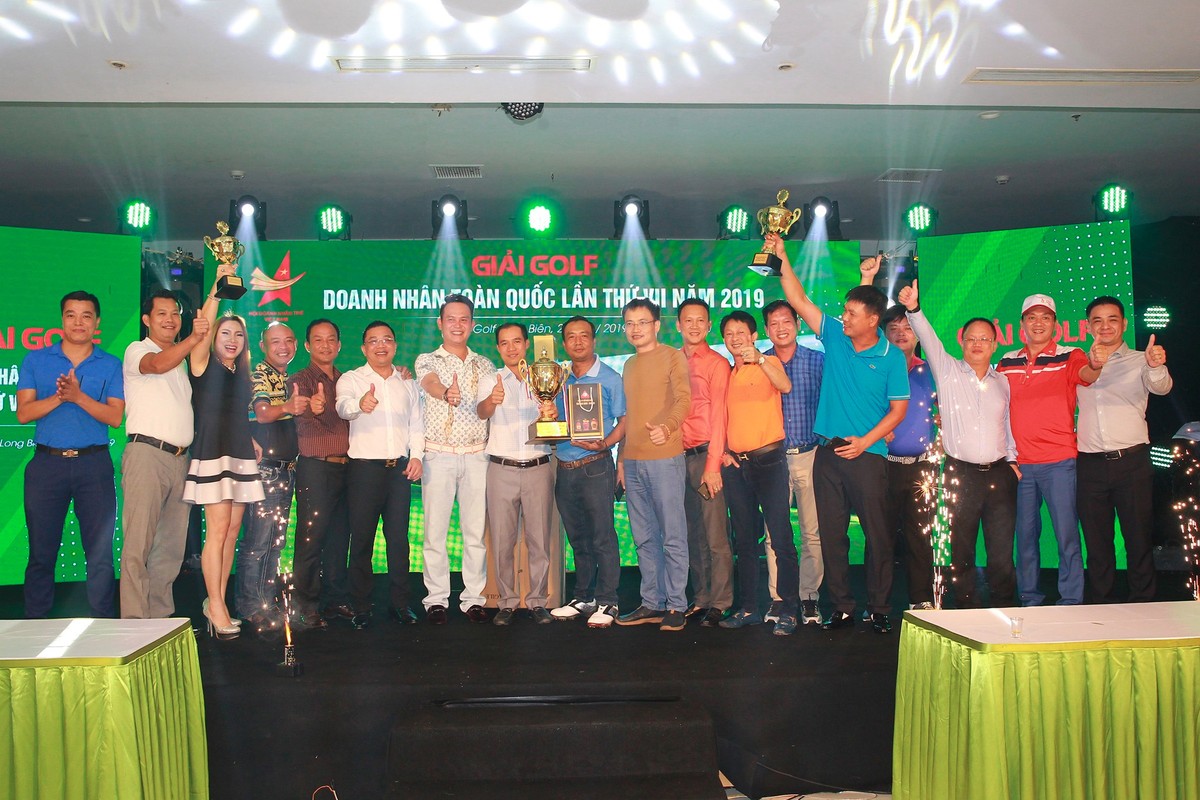 Những khoảnh khắc đẹp tại giải Golf Doanh nhân trẻ toàn quốc năm 2019 ảnh 39