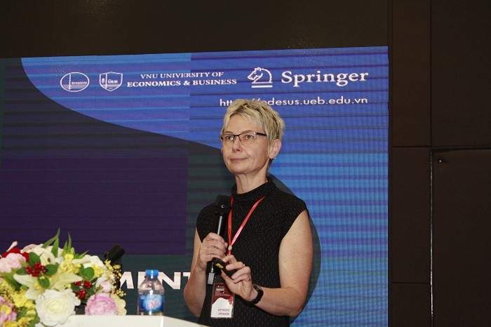 Góc nhìn mới trong giải quyết các vấn đề biến đổi toàn cầu và phát triển bền vững ảnh 2