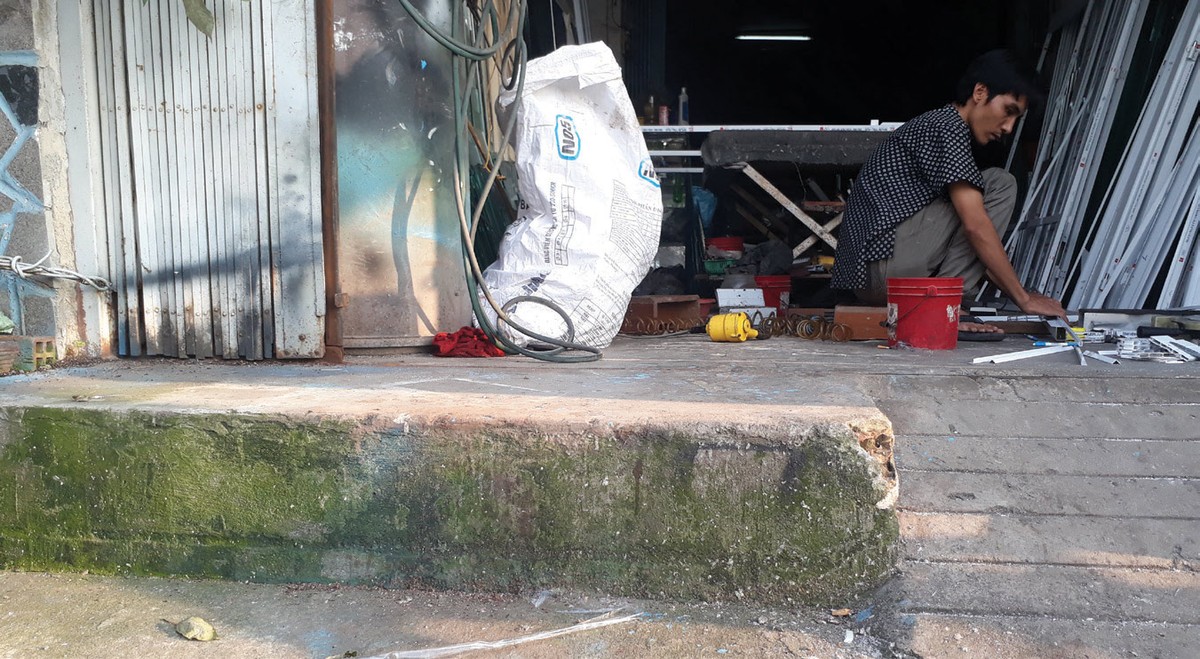 Người dân TP.HCM sống chung với ngập ảnh 2