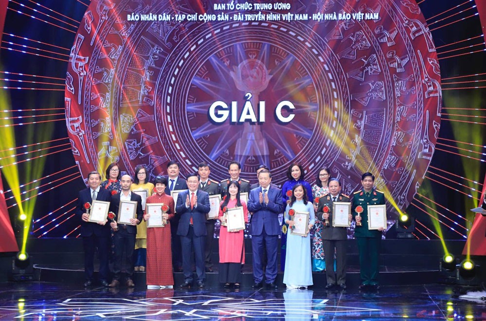 Báo Đầu tư đạt Giải tập thể có thành tích xuất sắc và Giải C Giải Búa liềm vàng năm 2019 ảnh 6