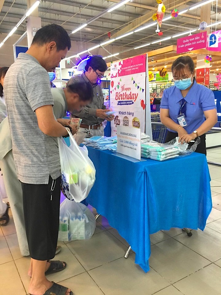 Chỉ 5 ngày qua, Saigon Co.op bán hơn 3 triệu khẩu trang ảnh 1