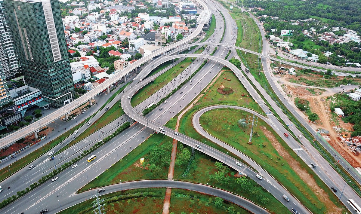 HoREA đề xuất giải pháp “tháo xích” thị trường bất động sản TP.HCM ảnh 1