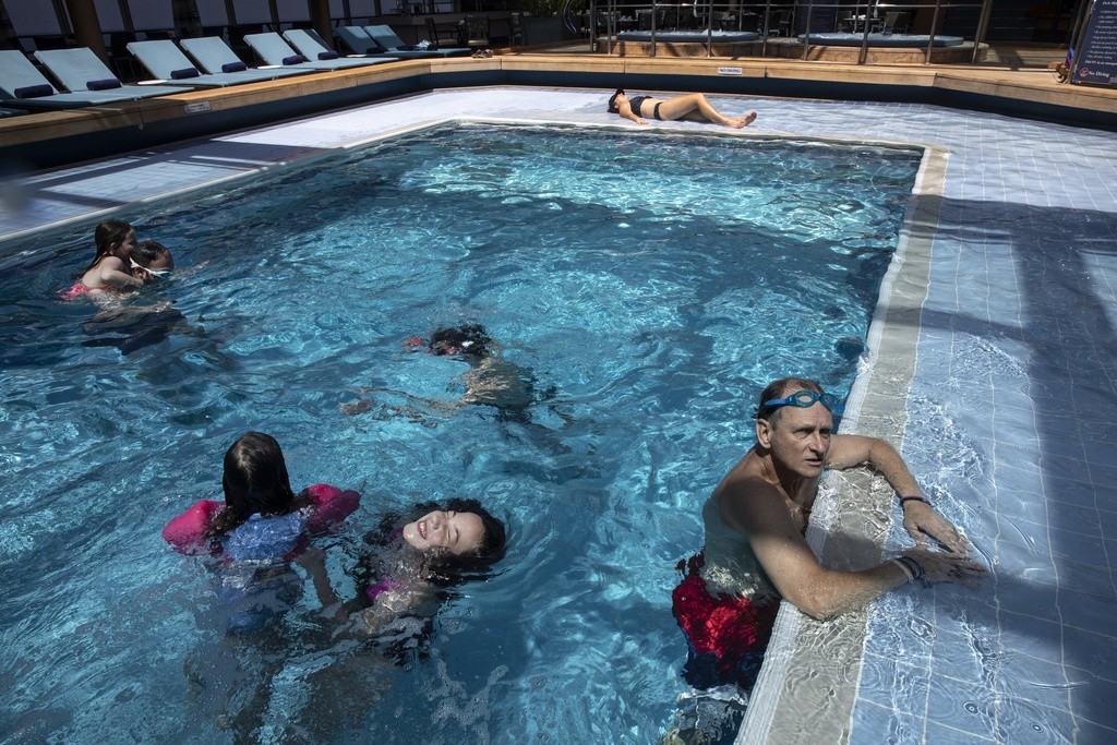 Phát hiện muộn màng khi người nhiễm virus đã rời du thuyền ở Campuchia ảnh 1