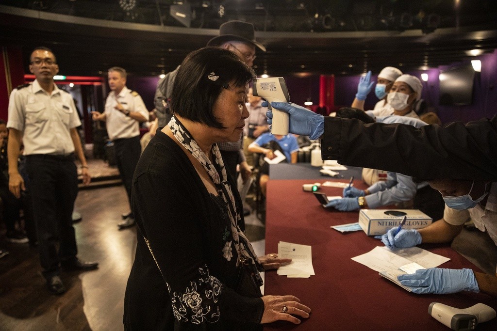 Phát hiện muộn màng khi người nhiễm virus đã rời du thuyền ở Campuchia ảnh 3