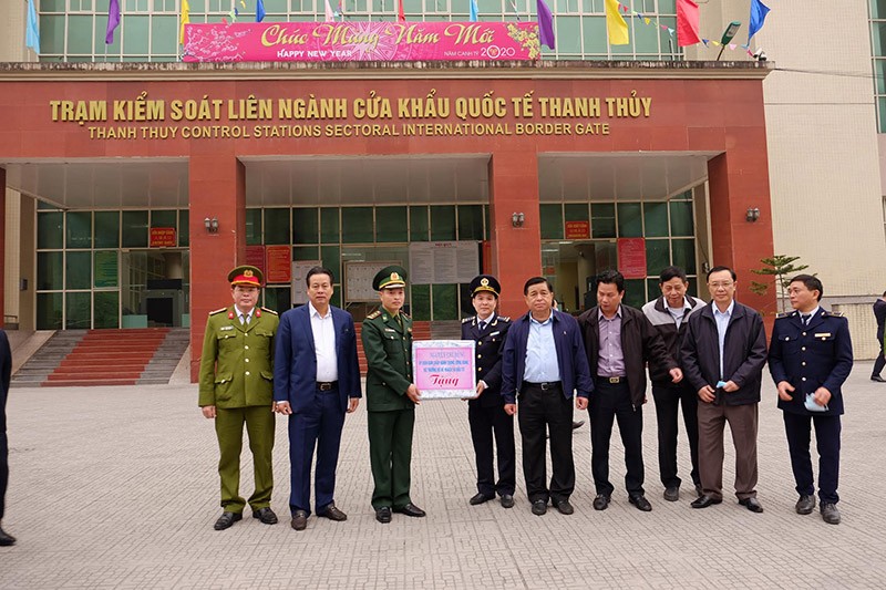 Cửa khẩu Thanh Thủy vắng lặng mùa dịch Covid-19 ảnh 1