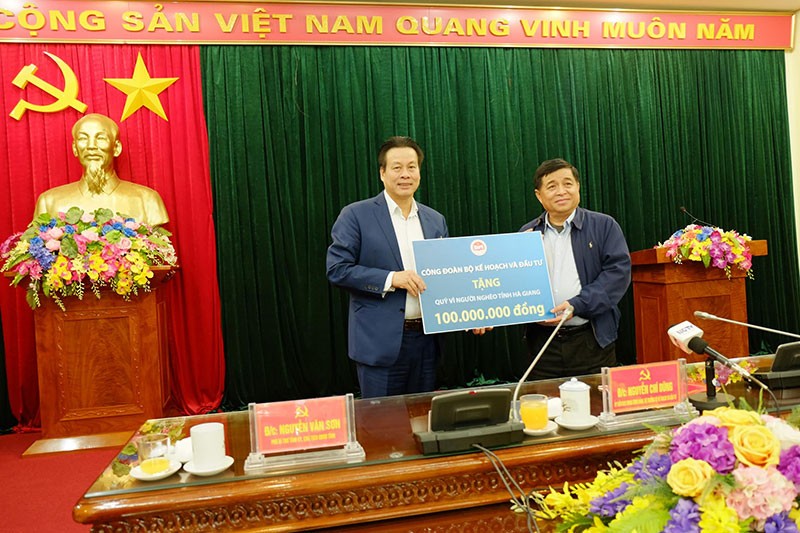 Bộ trưởng Nguyễn Chí Dũng: Hà Giang muốn phát triển, hạ tầng phải đi đầu ảnh 1