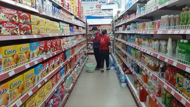 Lương thực, thực phẩm đầy ắp kệ siêu thị, người dân thoải mái mua sắm ảnh 5