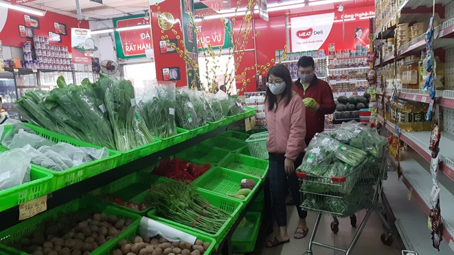 Lương thực, thực phẩm đầy ắp kệ siêu thị, người dân thoải mái mua sắm ảnh 6