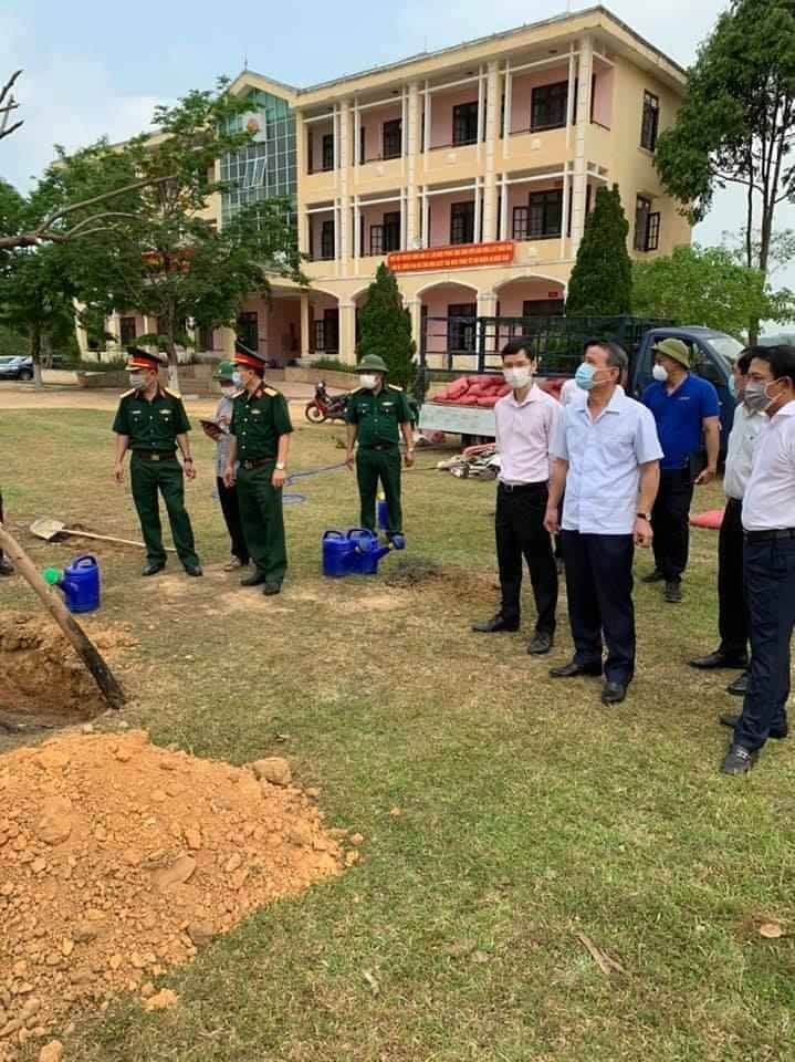 Đà Nẵng tổ chức tủ sách di động tại các điểm cách ly tập trung ảnh 1