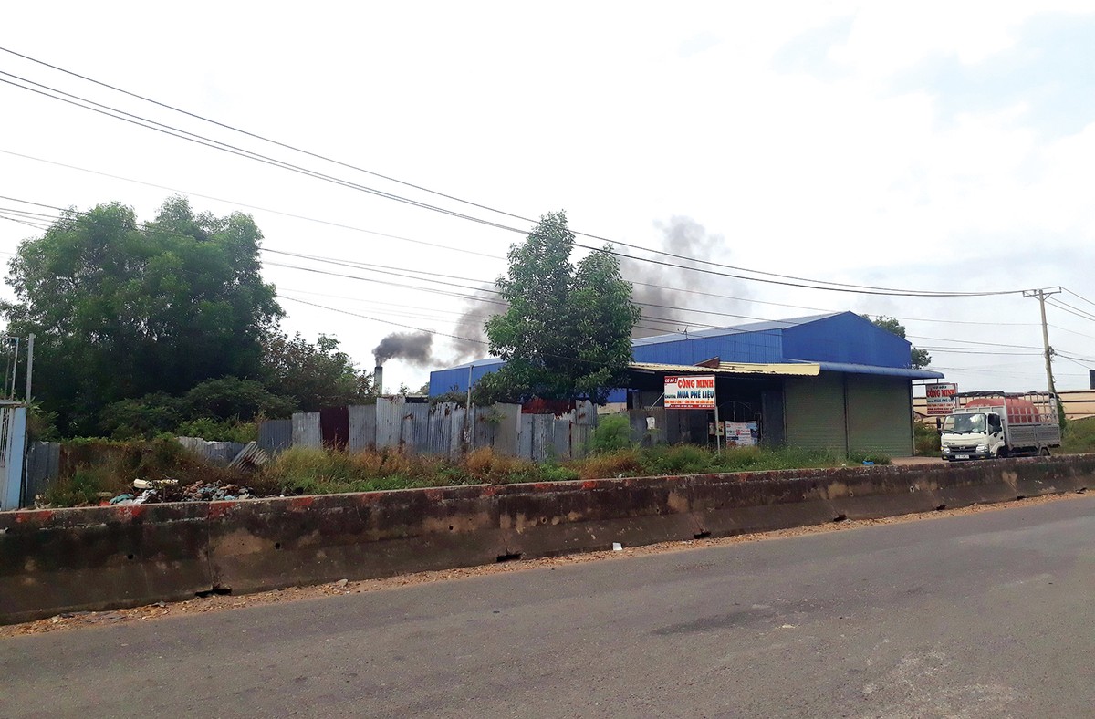 Đồng Nai: Nhiều lò gạch thủ công vẫn “nhả khói” trong khu dân cư ảnh 1